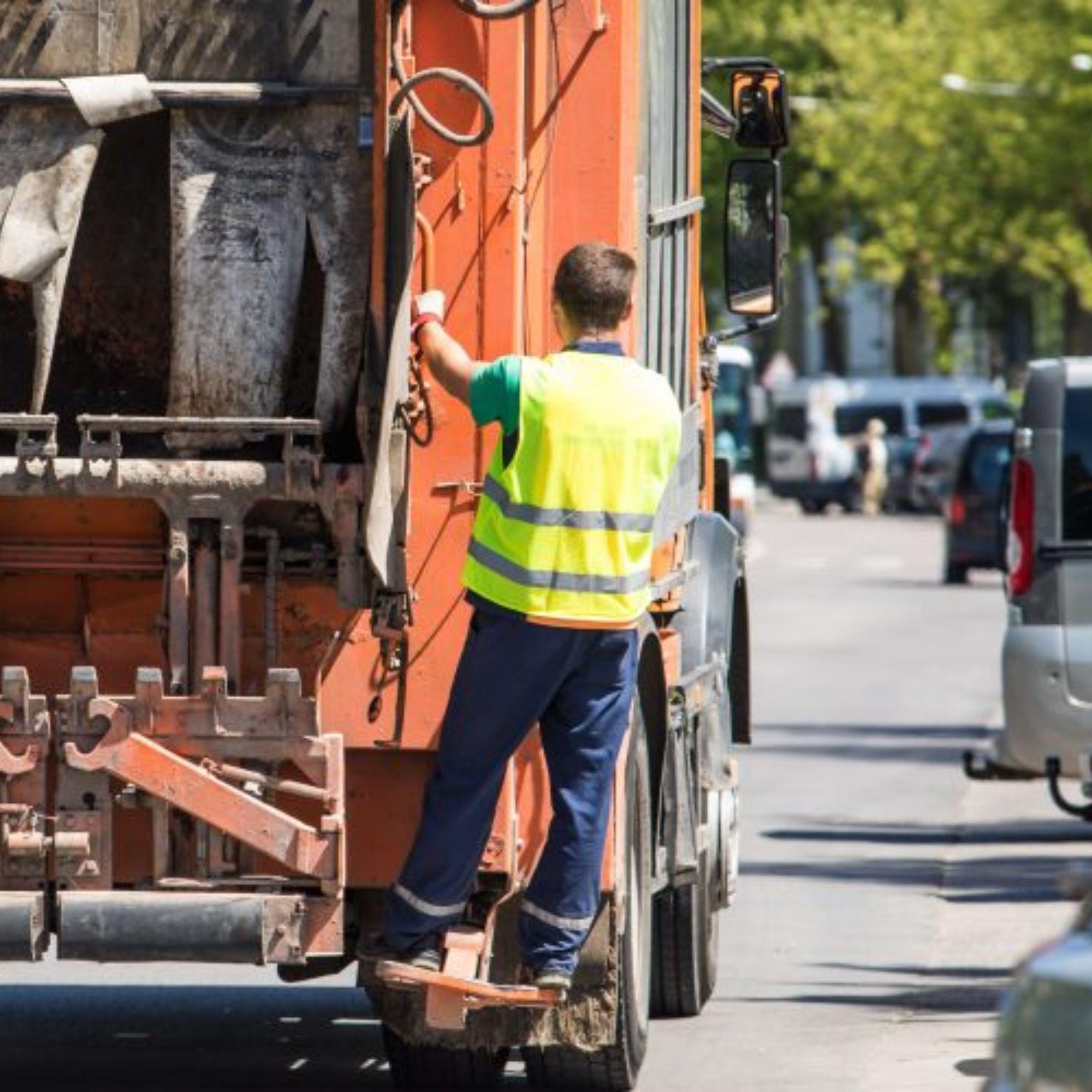 Thumbnail for "The city through the eyes of a garbage collector". Thumbnail for "The city through the eyes of a garbage collector".